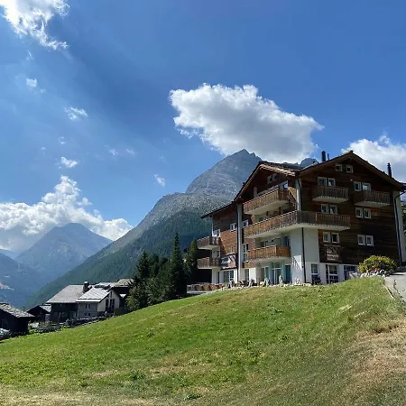 Etoile & Alpenperle Residences מלון 3*